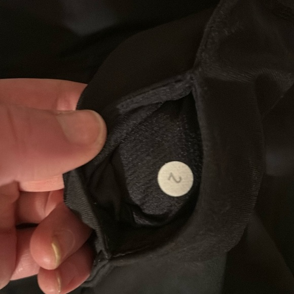 Lululemon Run: Inspire Crop II *Block-It Pocket in Black / Black - Picture 10 of 10